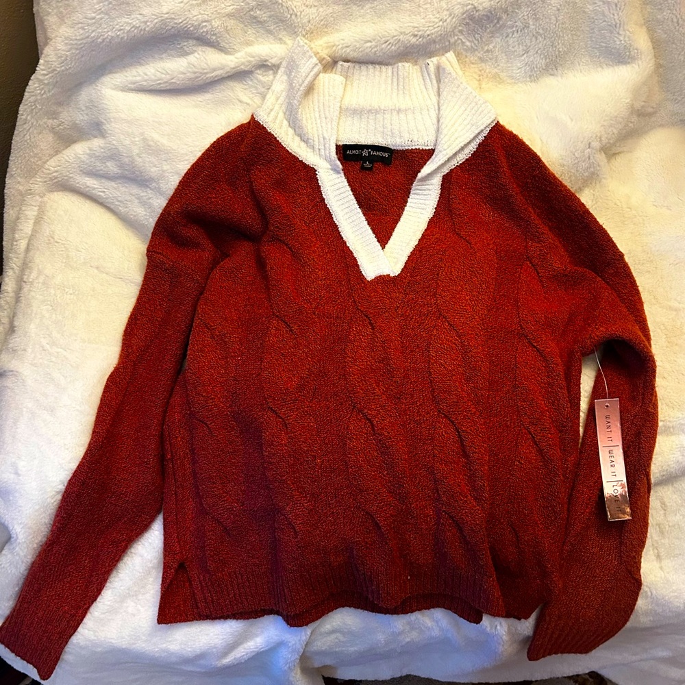ALMOST FAMOUS V-Neck Collared Sweater (L)